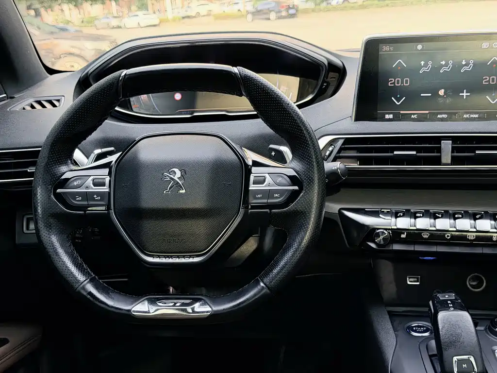 Peugeot 5008 2017 — фото 21