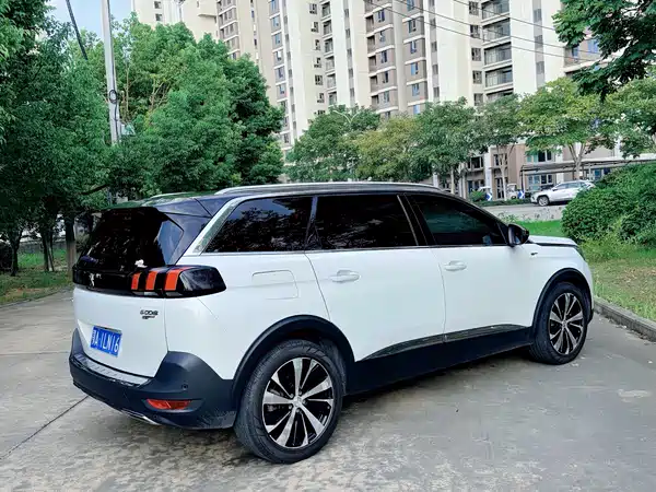 Peugeot 5008 2017
