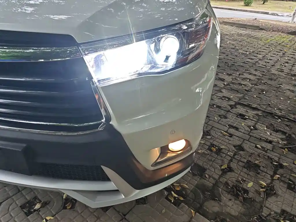 Toyota Highlander 2015 — фото 24