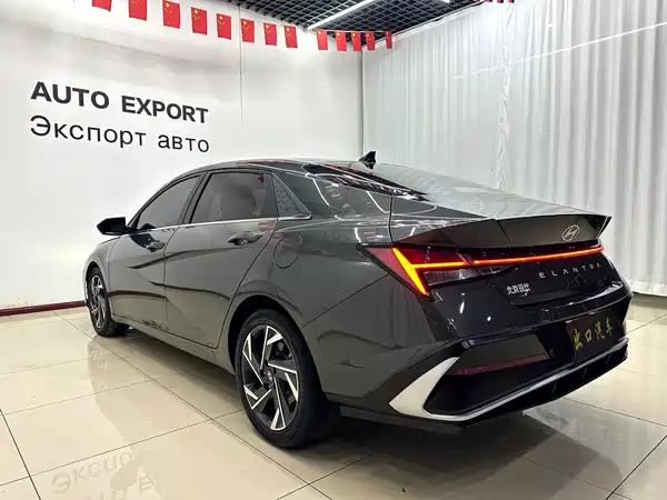 Hyundai Elantra 2023