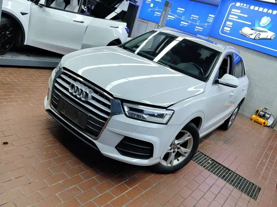 Audi Q3 2018 — фото 1