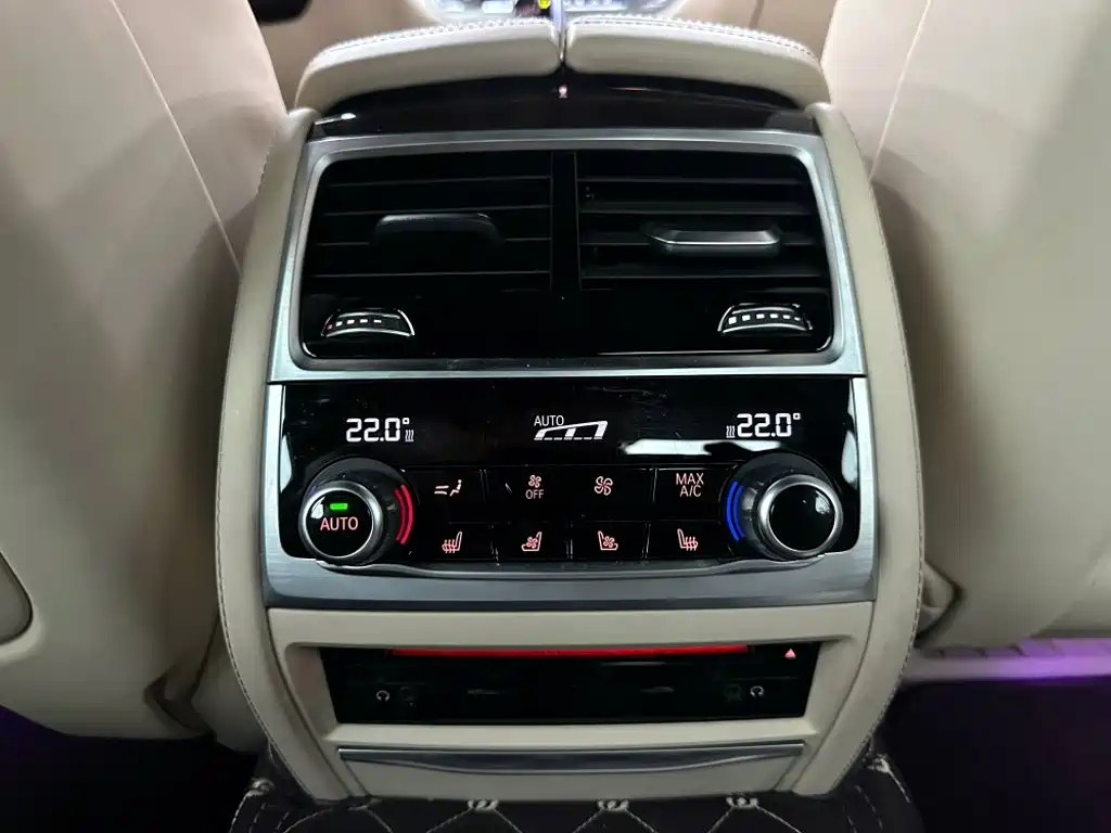 BMW 7 Series 2016 — фото 14