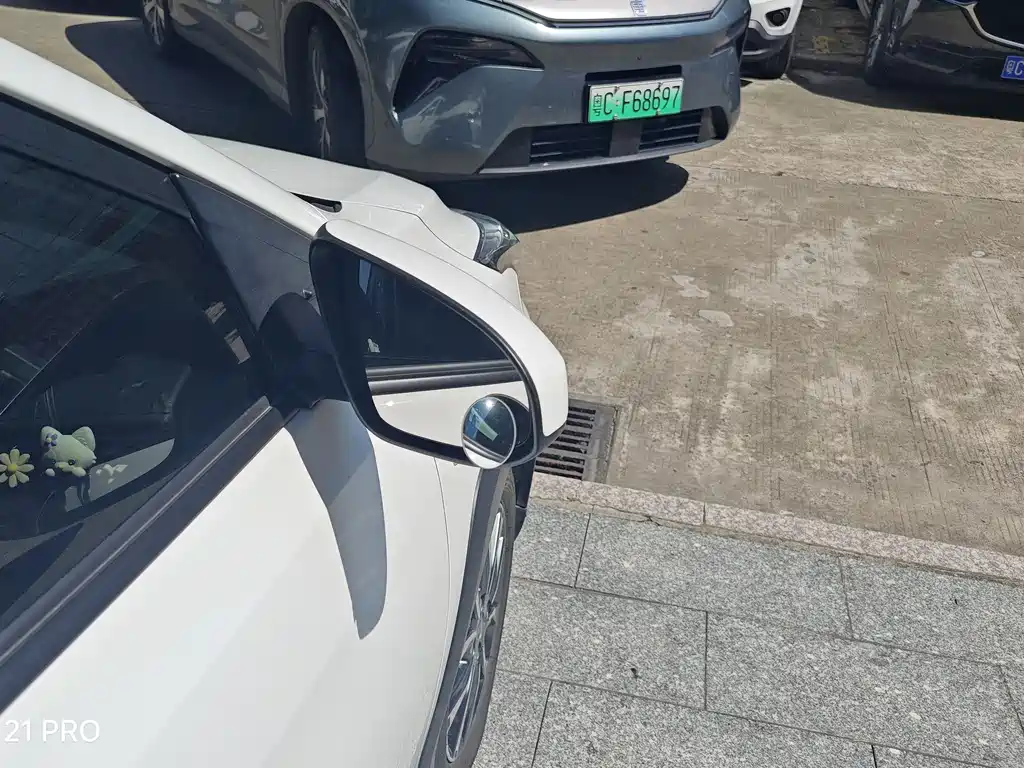 Toyota Yaris L 2021