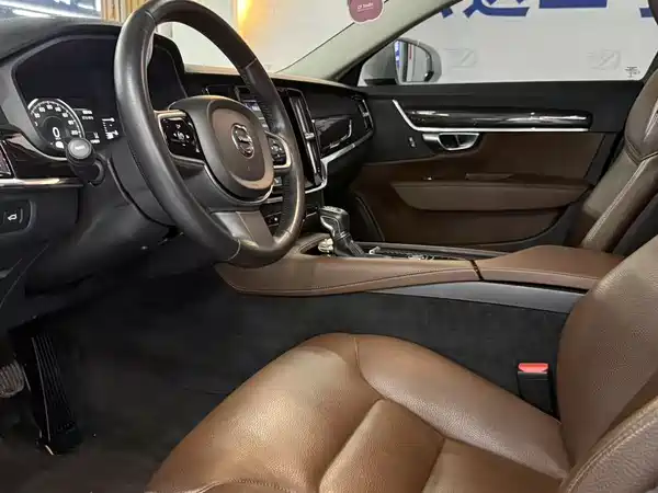 Volvo S90 2019