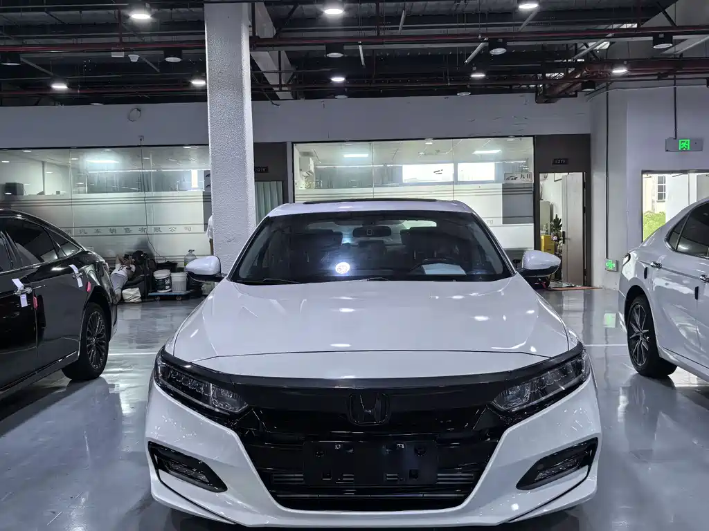 Honda Accord 2020 — фото 2