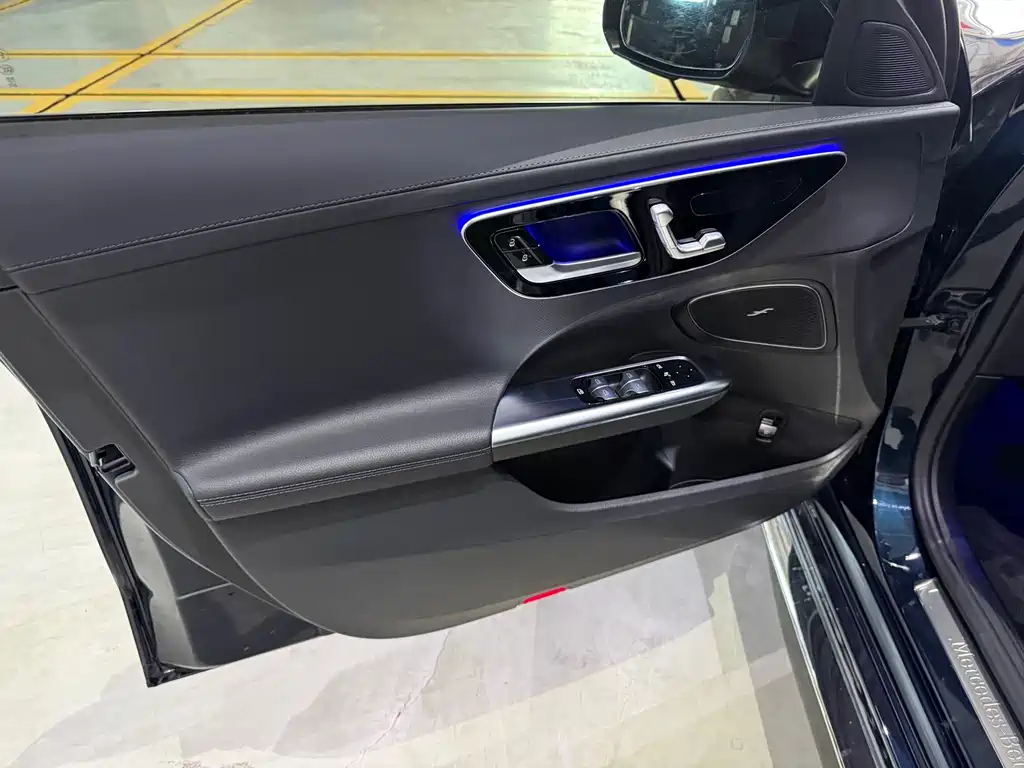 Mercedes-Benz C-Class 2023
