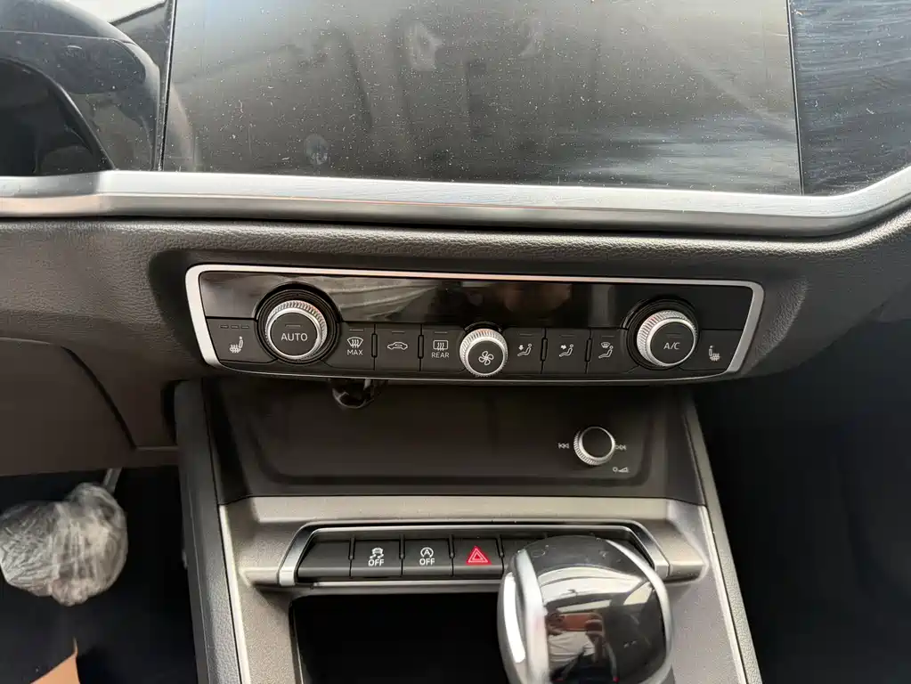 Audi Q3 2022 — фото 10
