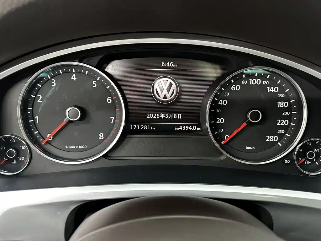 Volkswagen Touareg 2014 — фото 14