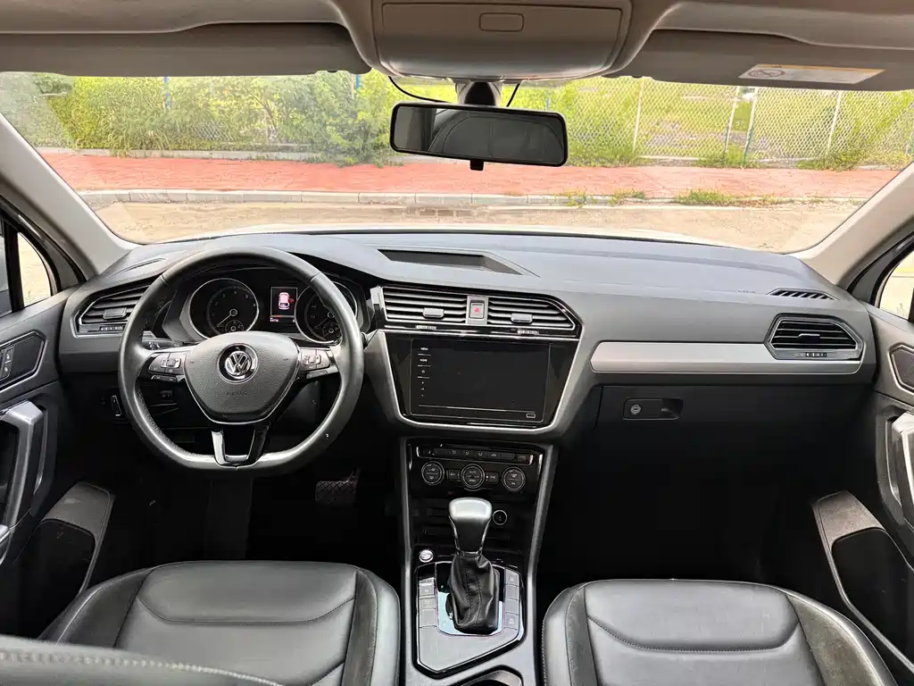 Volkswagen Tiguan L 2020 — фото 10