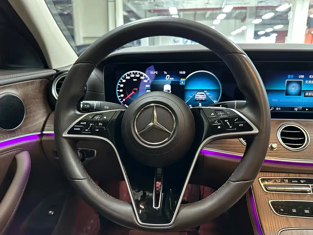Mercedes-Benz E-Class 2023 — фото 10