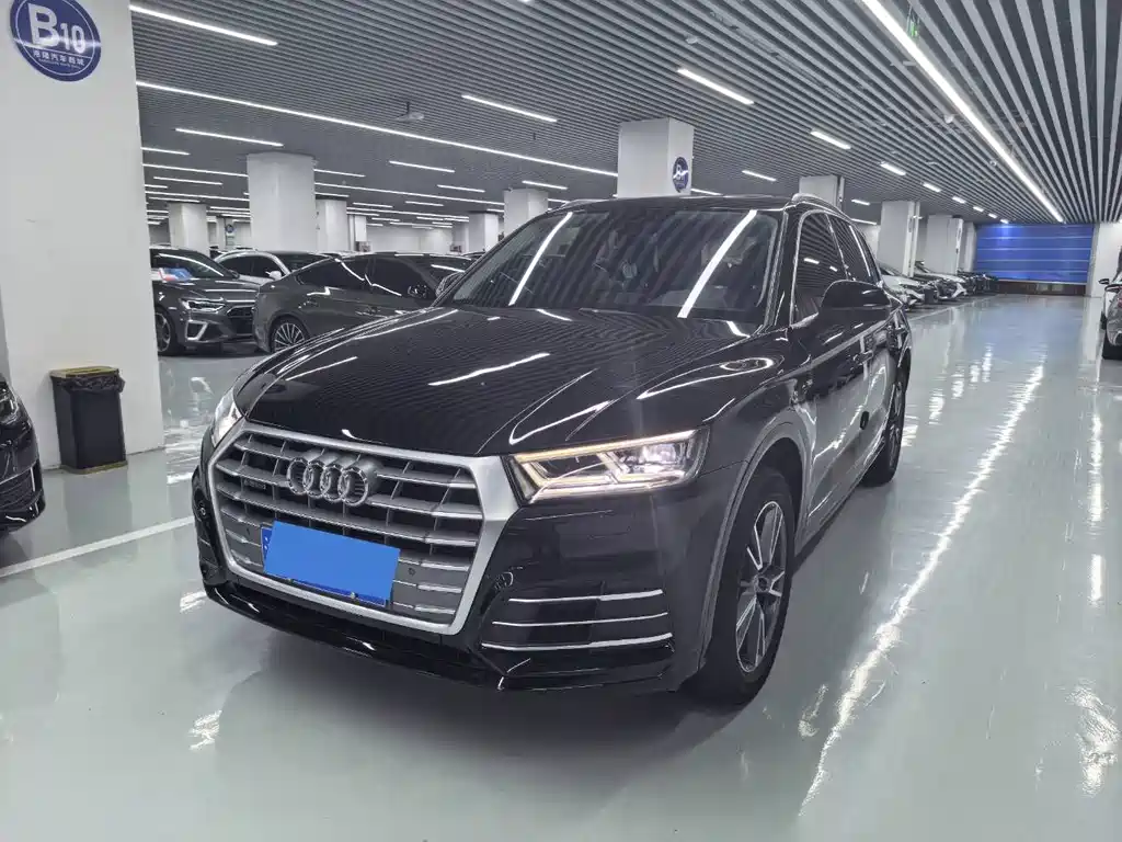 Audi Q5L 2019 — фото 1