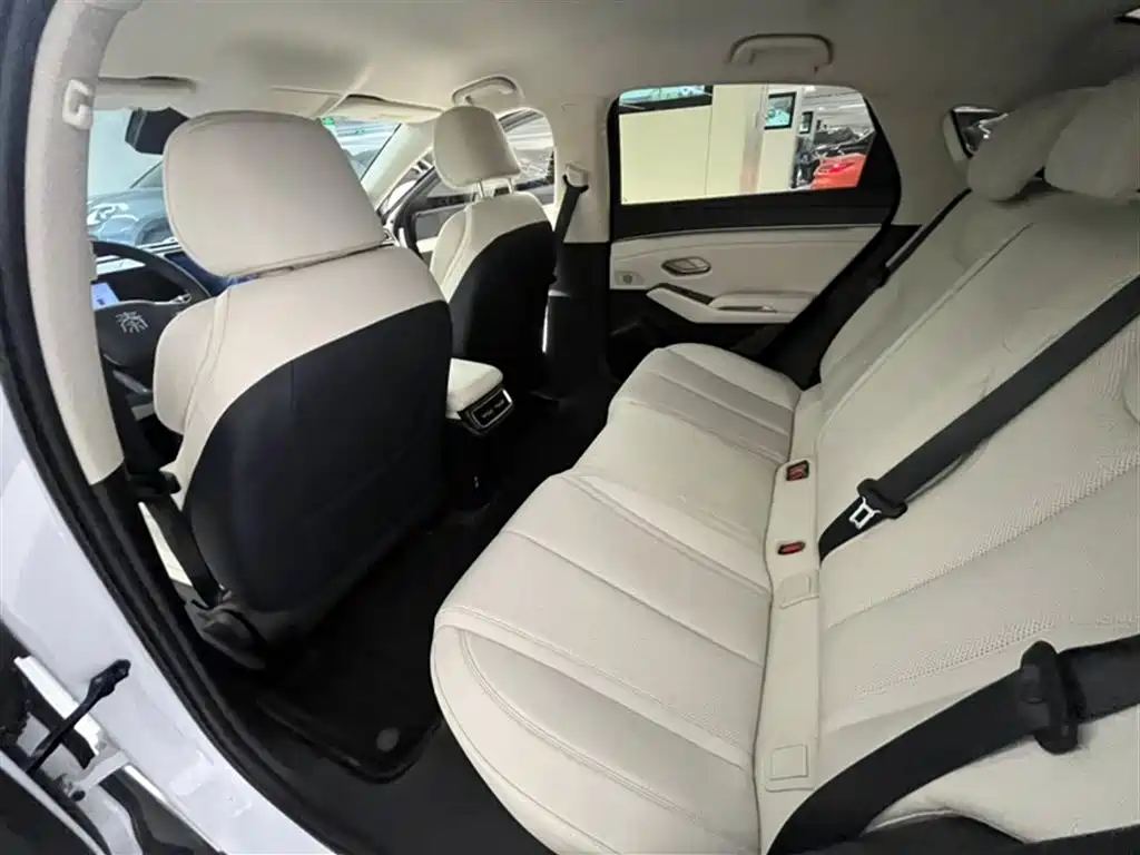 BYD Qin L 2025 — фото 18