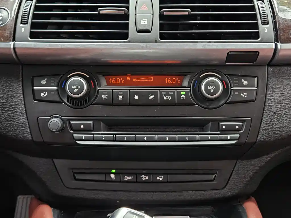 BMW X6 2011 — фото 16
