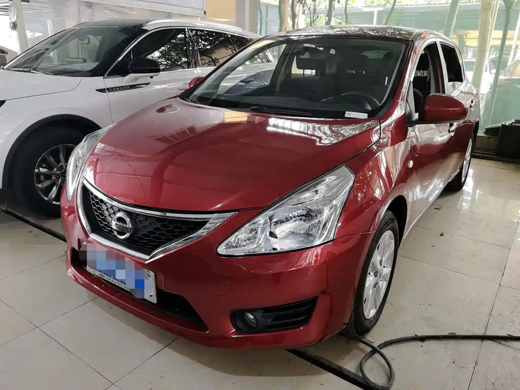 Nissan Tiida 2013