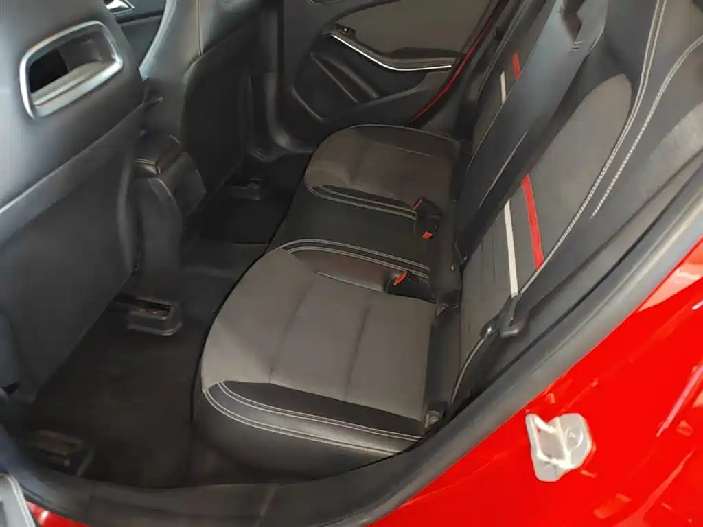 Mercedes-Benz A-Class 2015 — фото 17