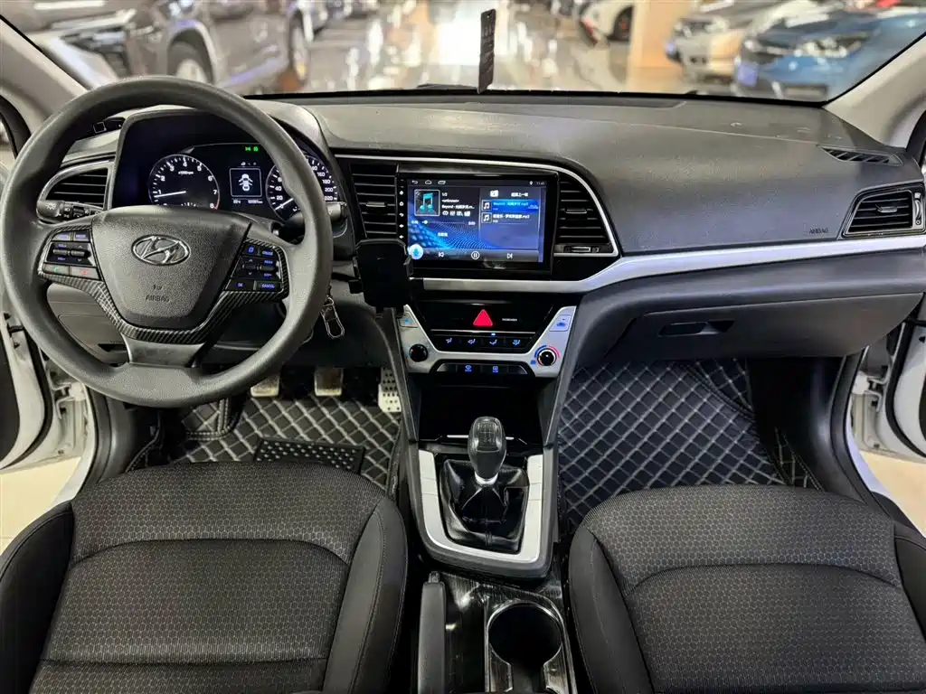 Hyundai Elantra 2016