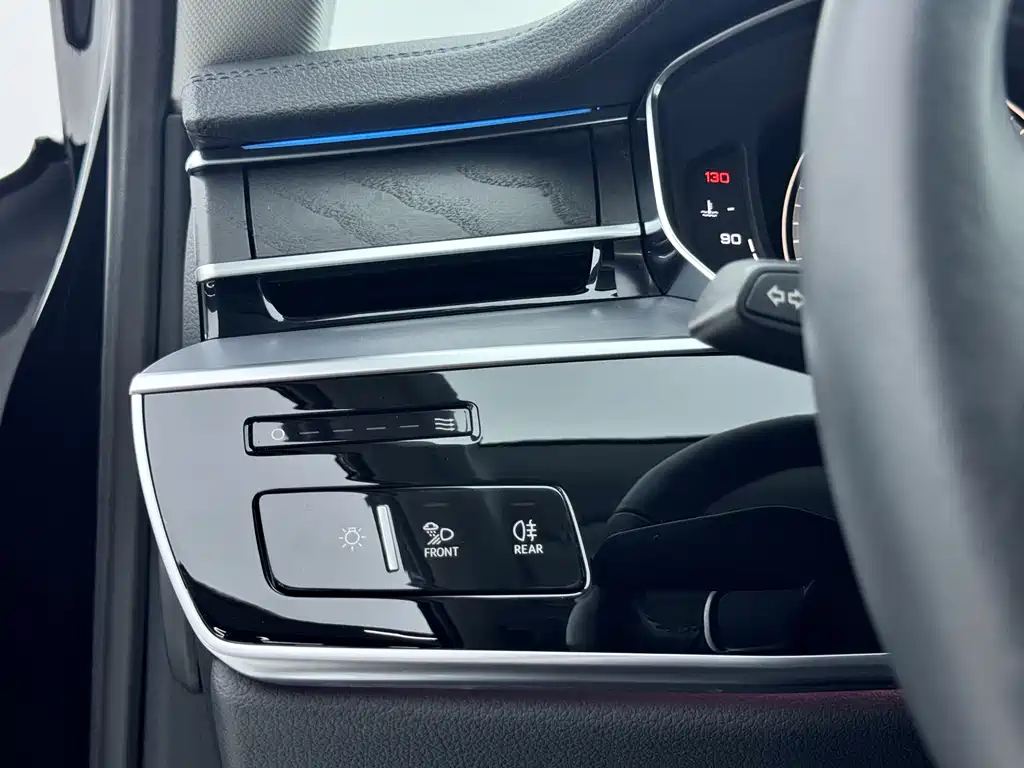 Audi A8 2021 — фото 12