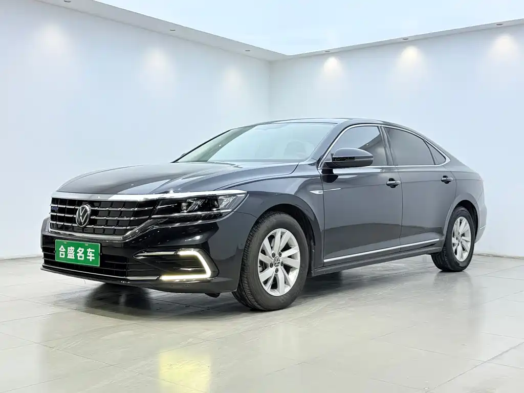 Volkswagen Passat PHEV 2022
