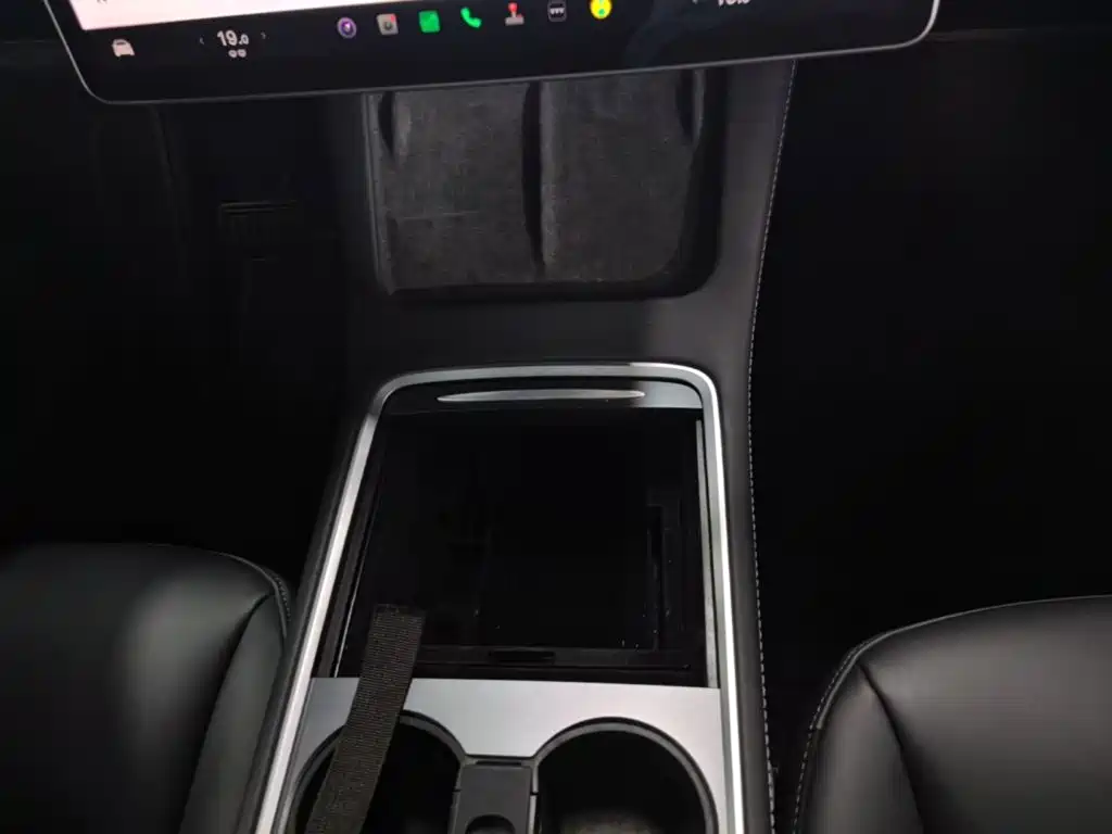 Tesla Model Y 2021 — фото 10