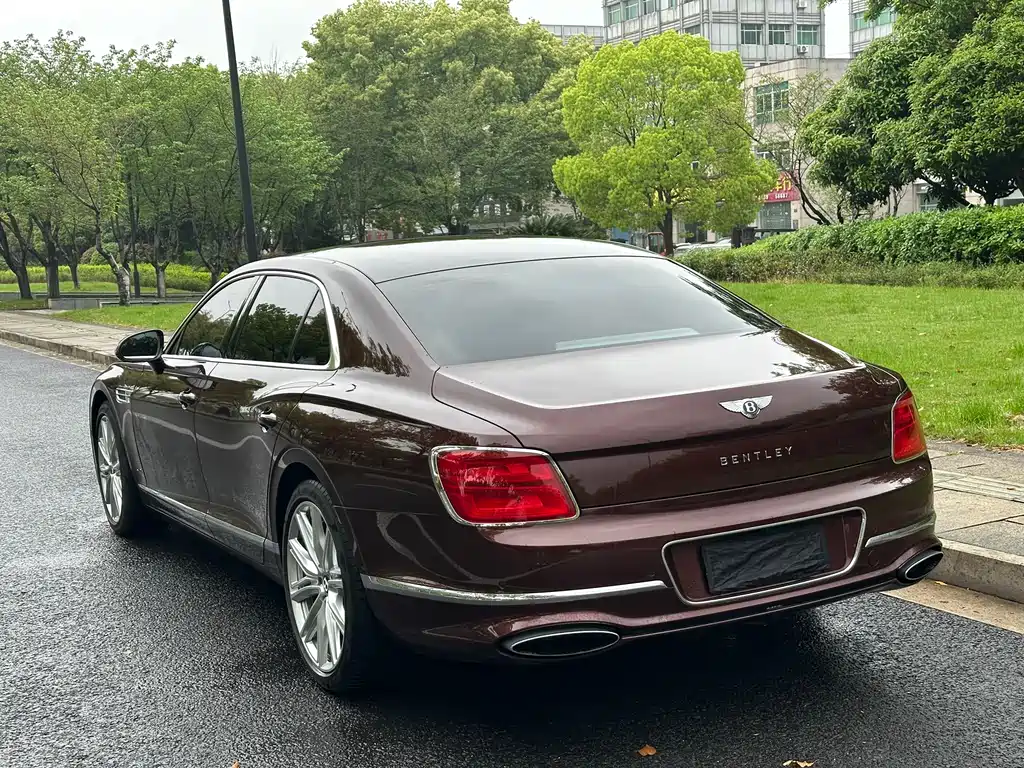 Bentley Flying Spur 2021 — фото 4