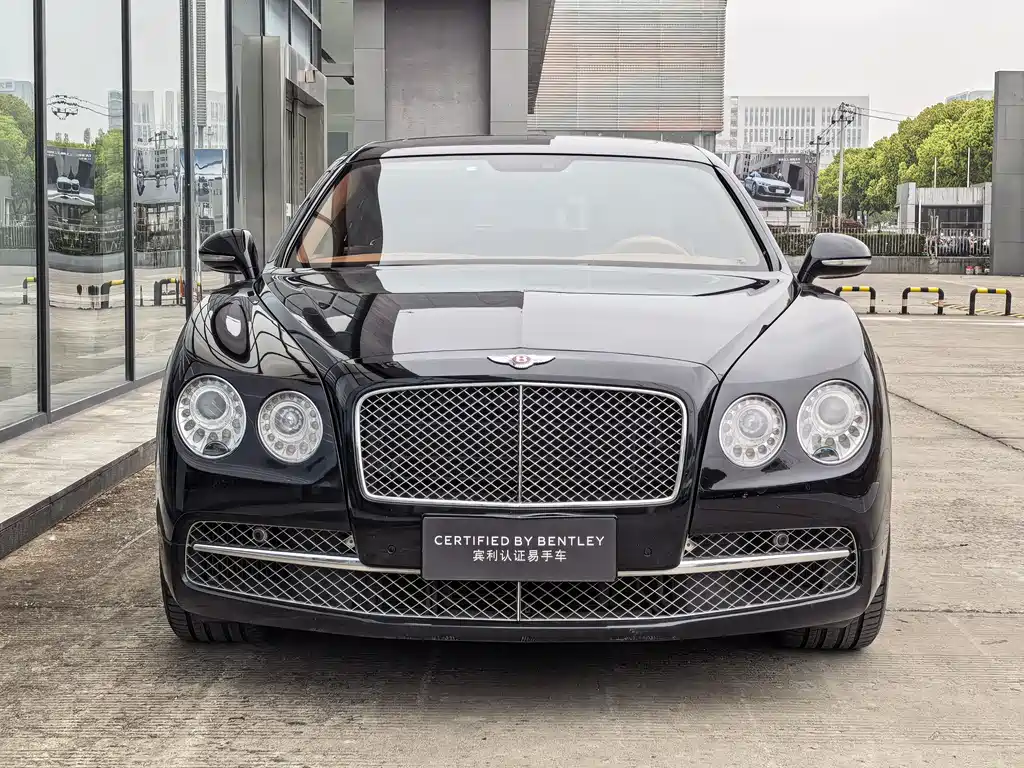 Bentley Flying Spur 2018 — фото 2