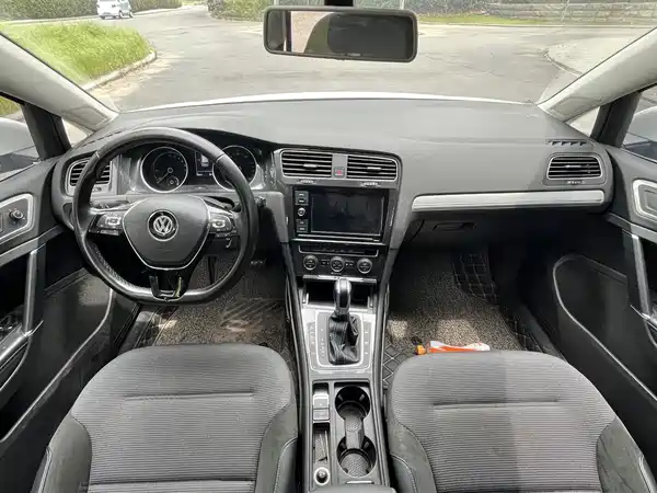 Volkswagen Golf Pure Electric 2020