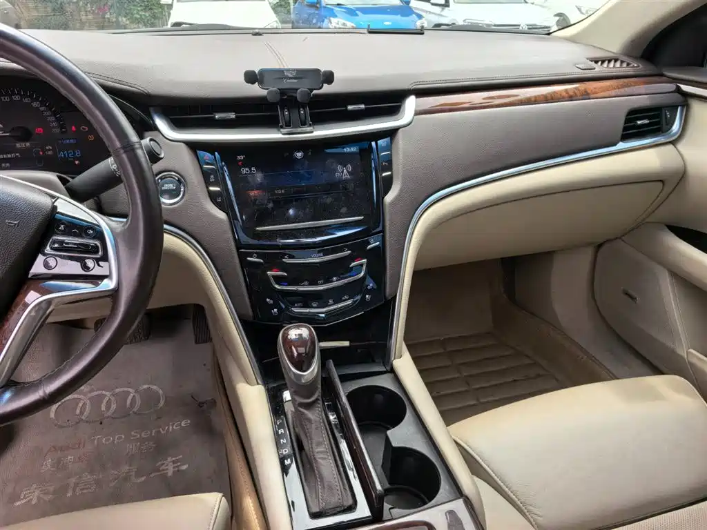 Cadillac XTS 2014 — фото 14