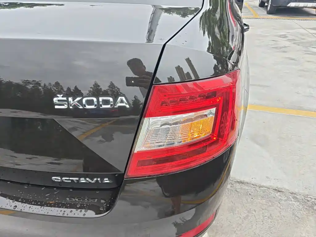 Skoda Octavia 2015 — фото 8