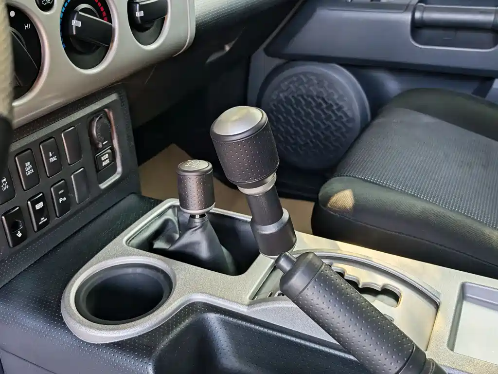 Toyota FJ Cruiser 2018 — фото 14