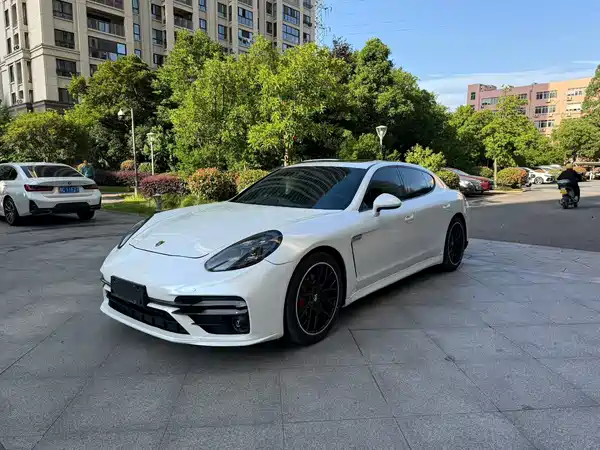 Porsche Panamera 2013