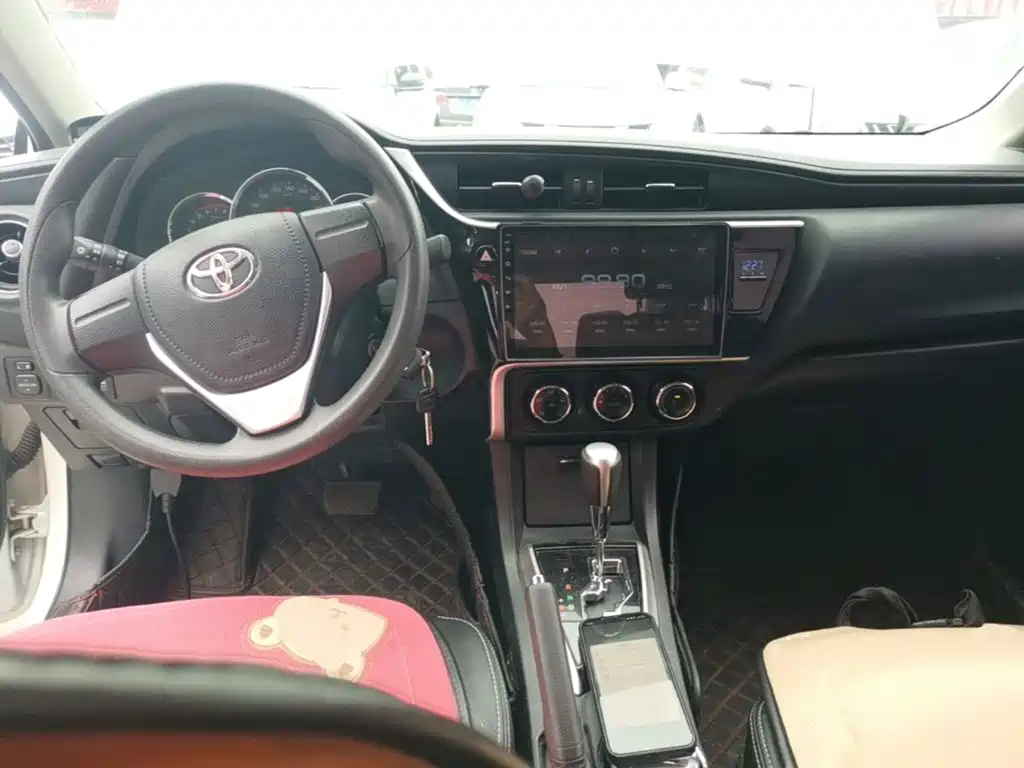 Toyota Corolla 2018 — фото 10