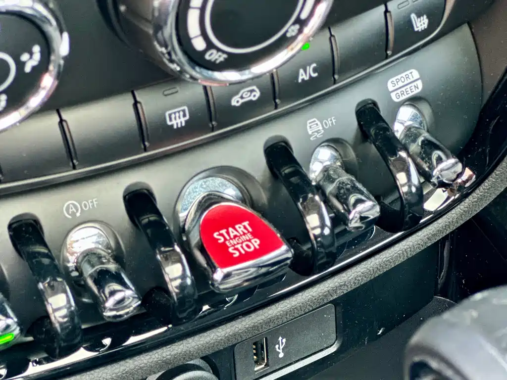 MINI Clubman 2019 — фото 31