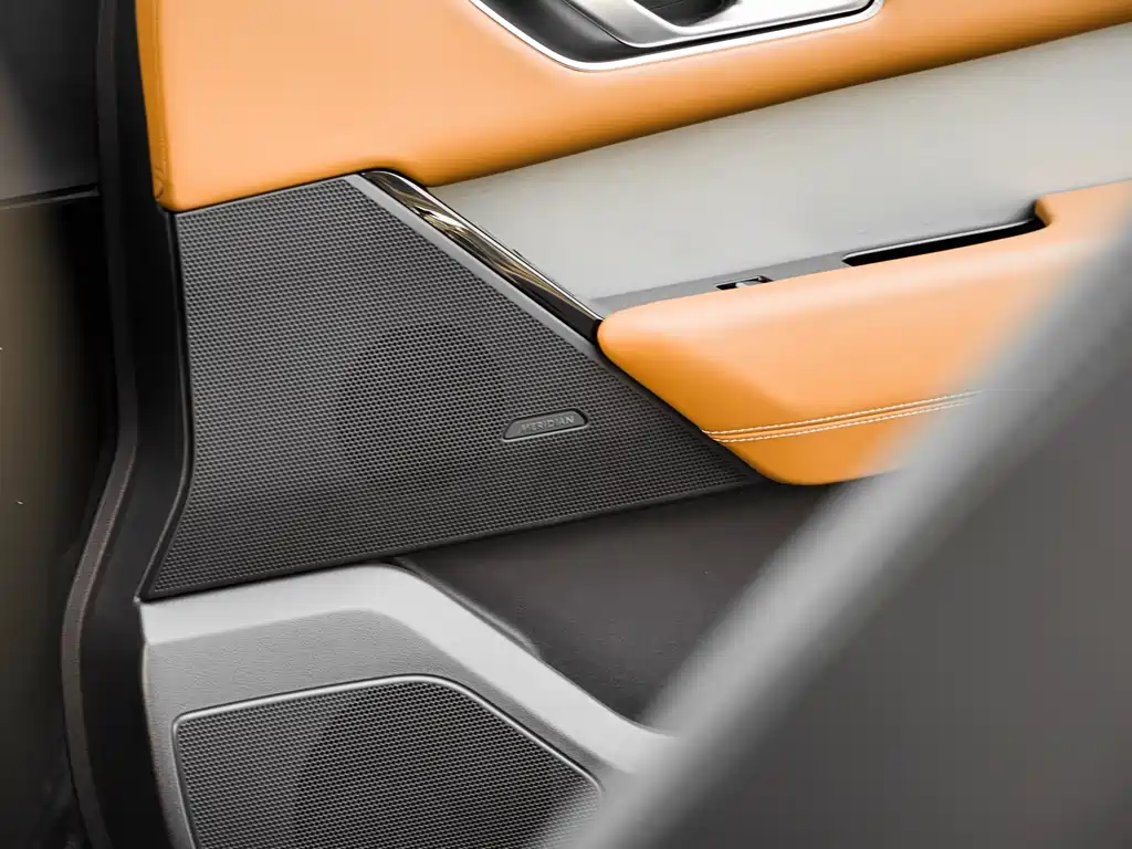 Land Rover Velar 2022 — фото 13