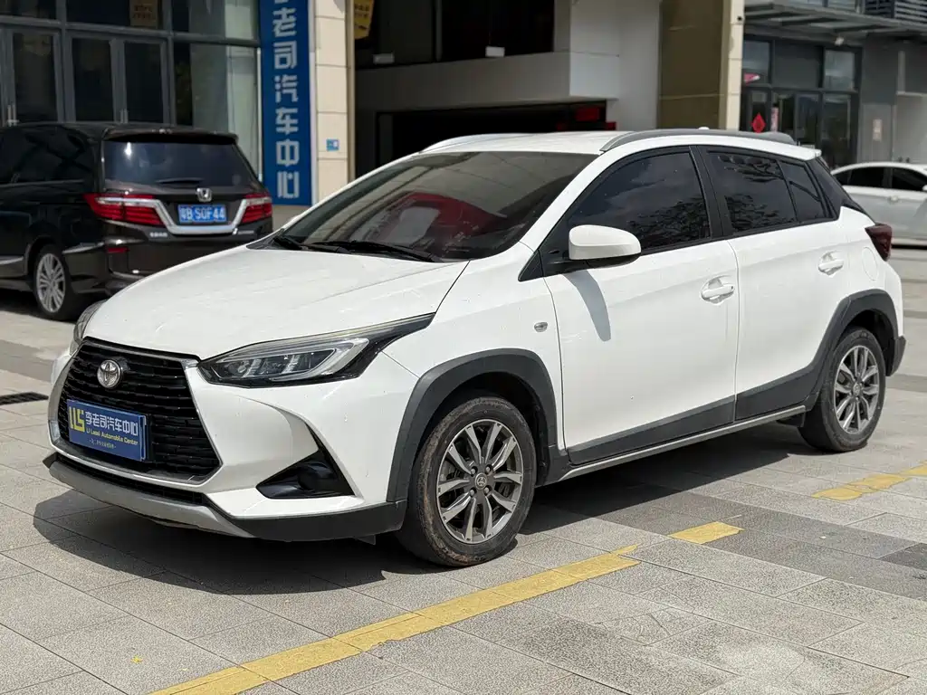Toyota Yaris L 2021