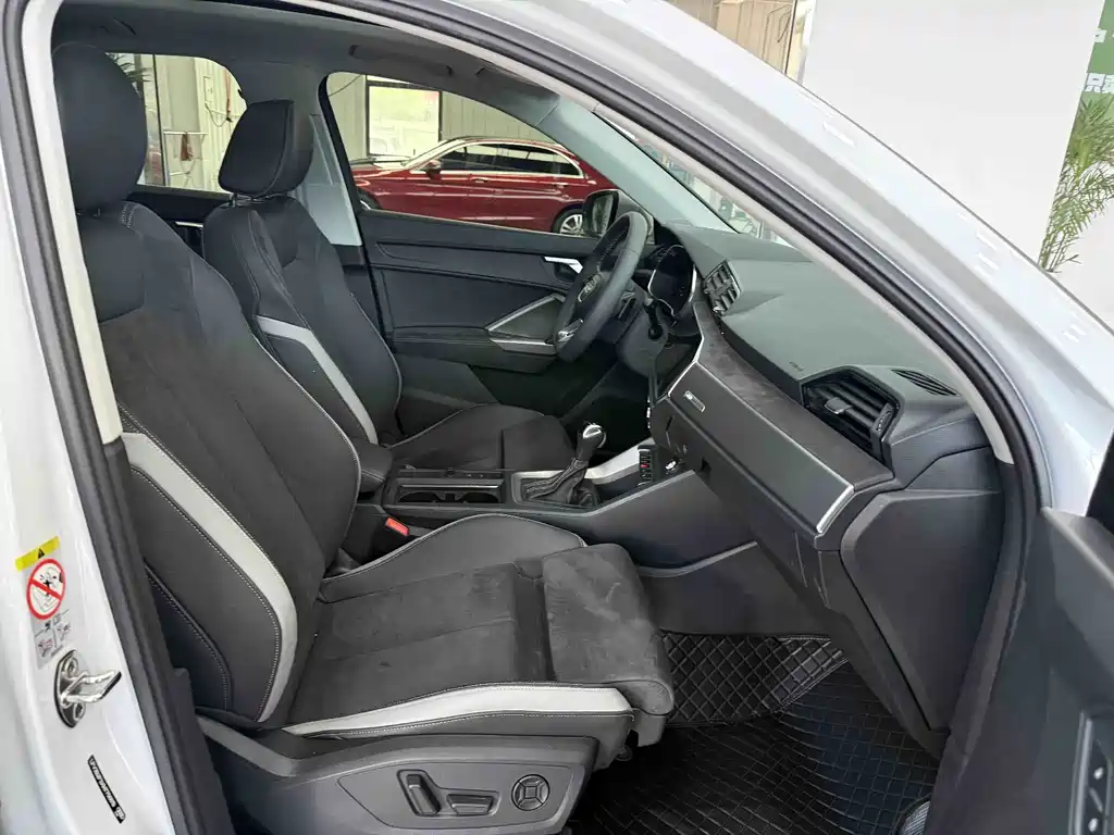 Audi Q3 2023 — фото 23