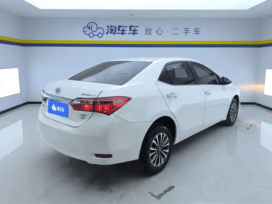 Toyota Corolla 2018 — фото 3