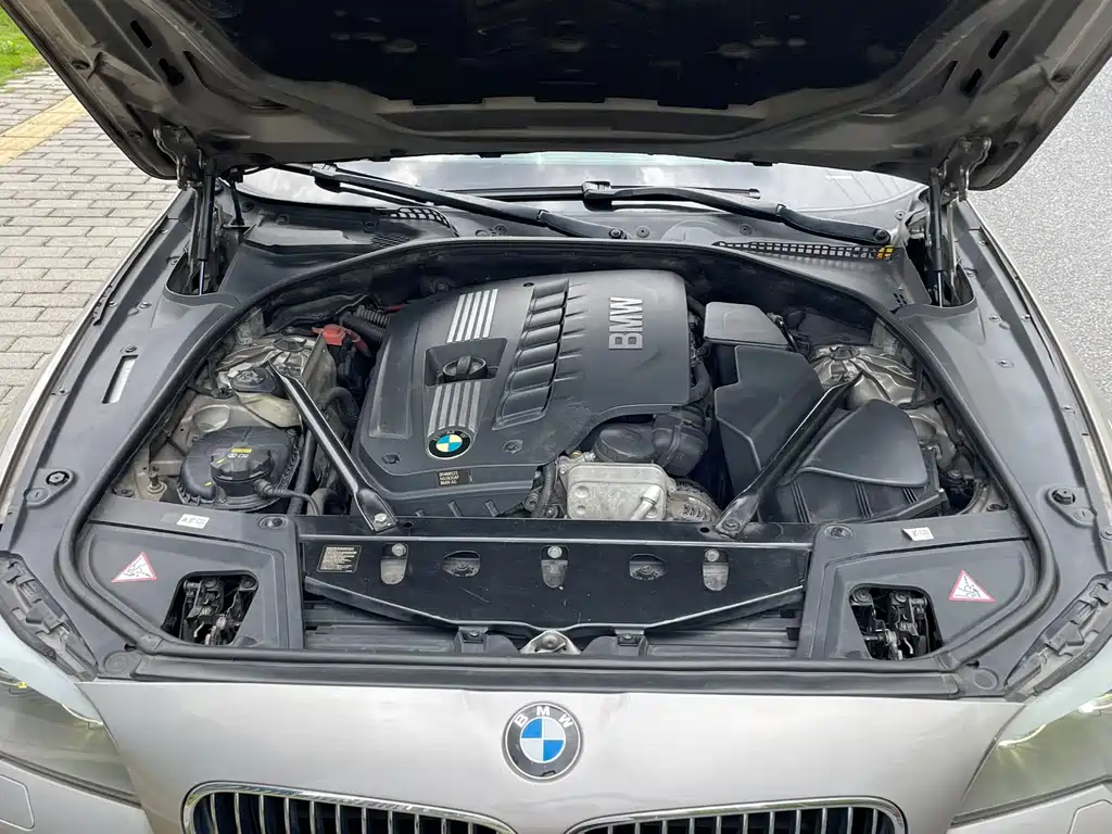 BMW 5 Series 2013 — фото 17