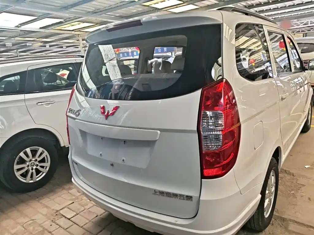Wuling Hongguang 2016 — фото 6