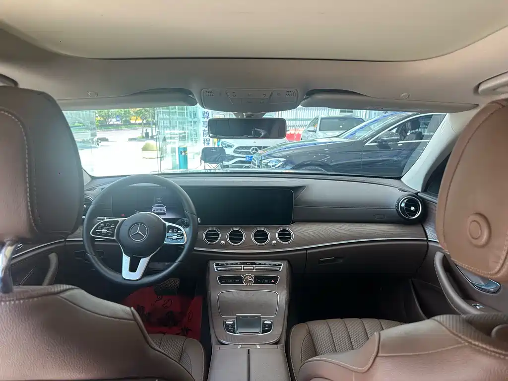 Mercedes-Benz E-Class 2020 — фото 11