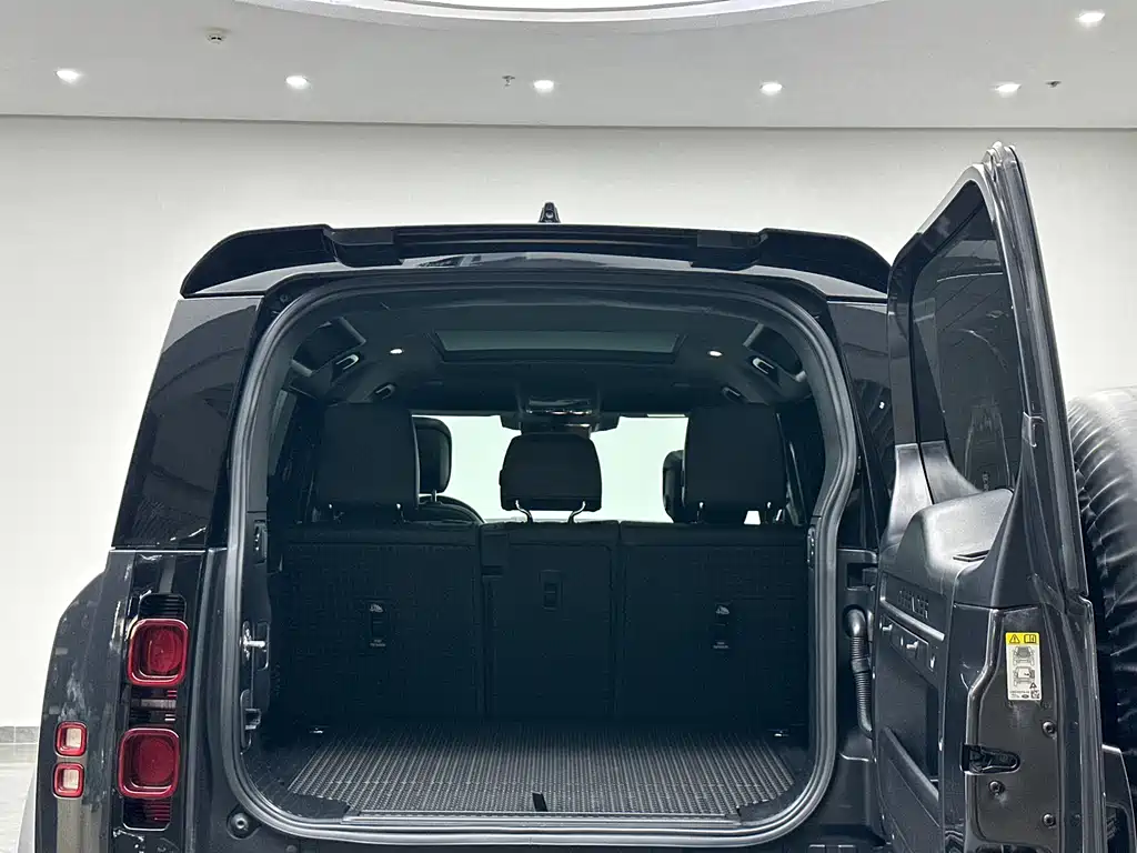Land Rover Defender 2024 — фото 21