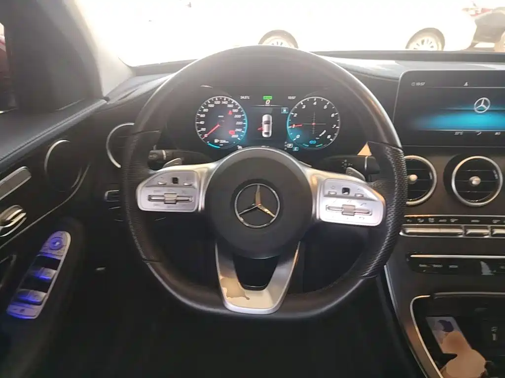 Mercedes-Benz C-Class 2021 — фото 11