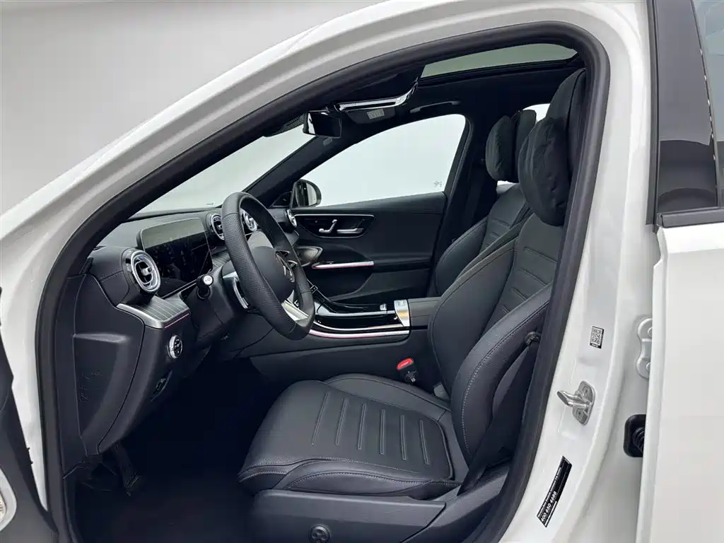 Mercedes-Benz C-Class 2024 — фото 19