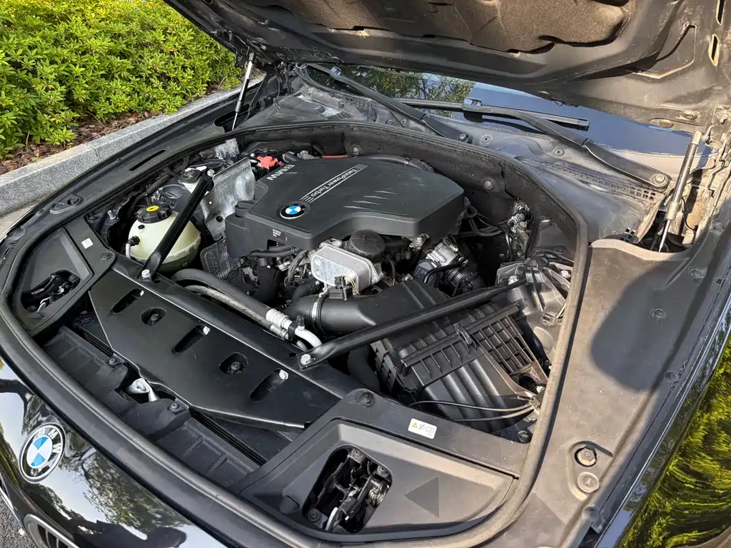 BMW 5 Series 2013 — фото 15