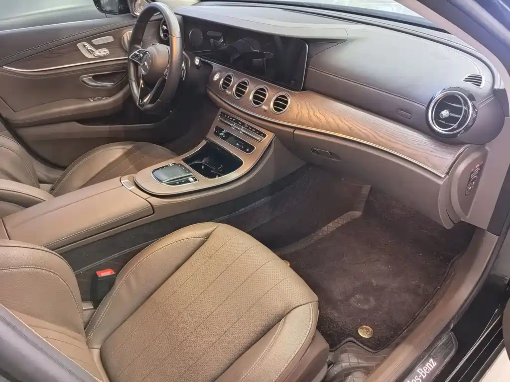 Mercedes-Benz E-Class 2023 — фото 11