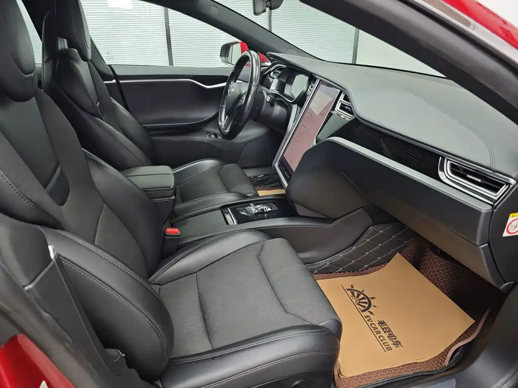 Tesla Model S 2017 — фото 11