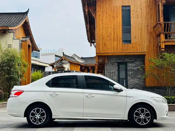 Peugeot 301 2016