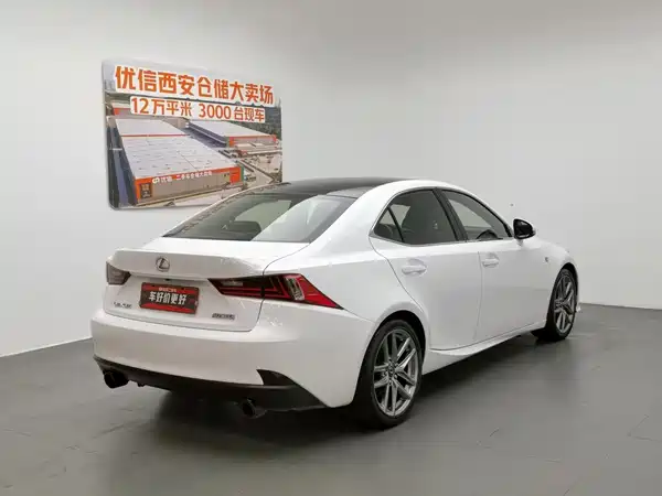 Lexus IS 2016
