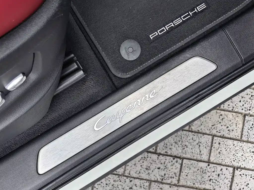 Porsche Cayenne 2020 — фото 15