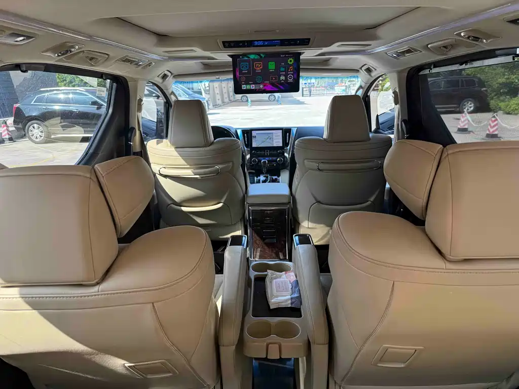 Toyota Alphard 2022 — фото 5