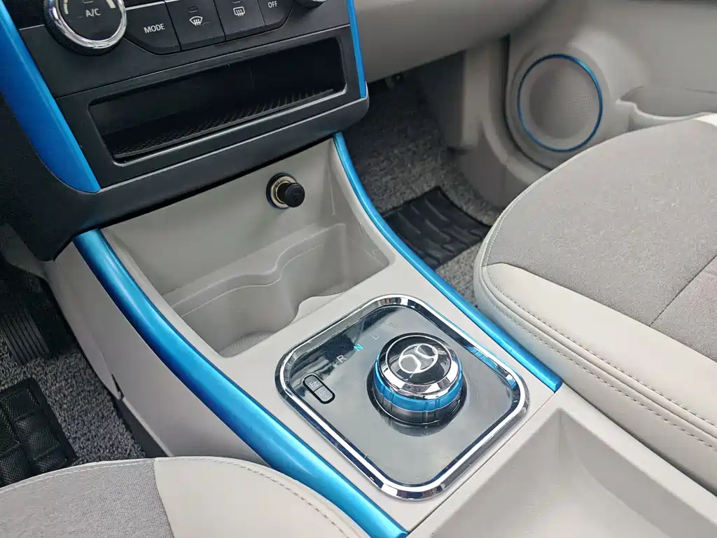 BAIC New Energy EV 2015 — фото 14